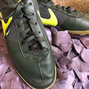 nike better world tennis